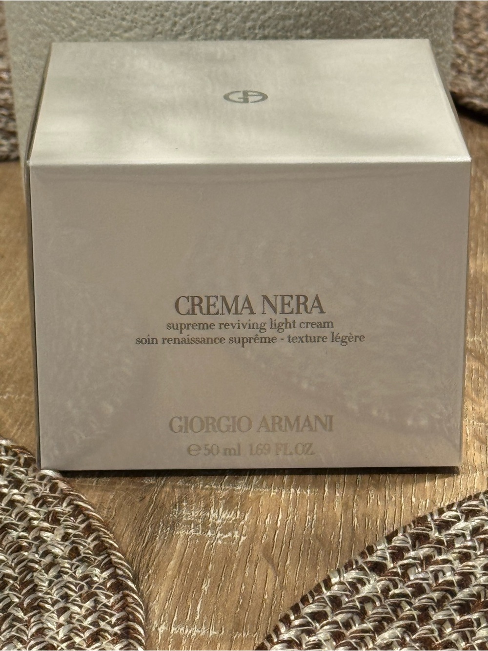 Giorgio Armani Crema Nera Supreme Reviving Light Cream